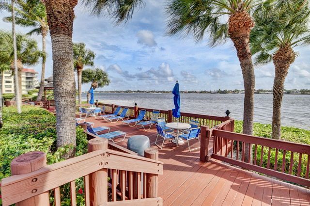 7030 Half Moon Circle 117, Hypoluxo, FL 33462