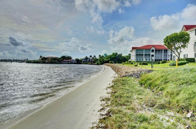 7030 Half Moon Circle 117, Hypoluxo, FL 33462