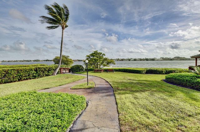 7030 Half Moon Circle 117, Hypoluxo, FL 33462
