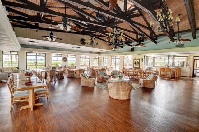 7030 Half Moon Circle 117, Hypoluxo, FL 33462