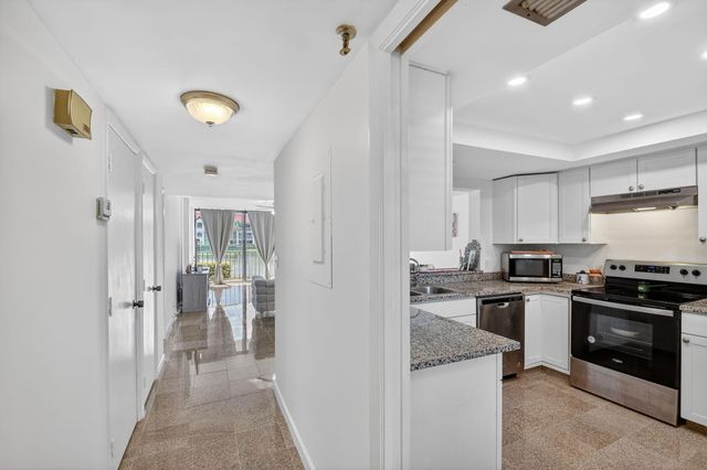 7030 Half Moon Circle 117, Hypoluxo, FL 33462