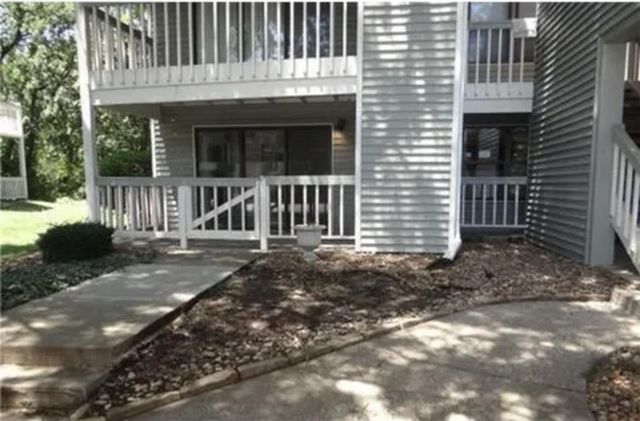 8822 W 106TH Terrace, Overland Park, KS 66212