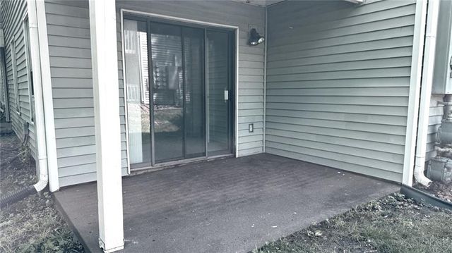 8822 W 106TH Terrace, Overland Park, KS 66212