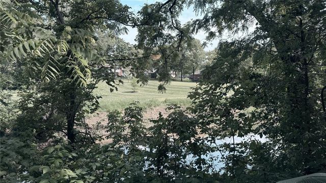 8822 W 106TH Terrace, Overland Park, KS 66212