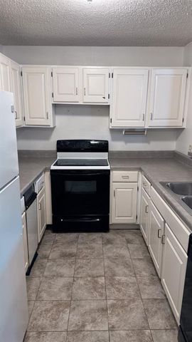 8822 W 106TH Terrace, Overland Park, KS 66212