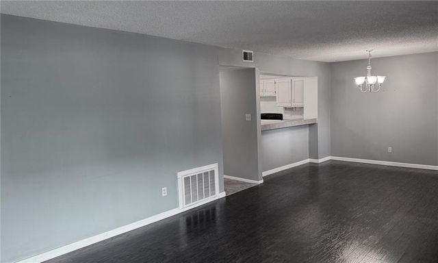8822 W 106TH Terrace, Overland Park, KS 66212