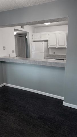 8822 W 106TH Terrace, Overland Park, KS 66212