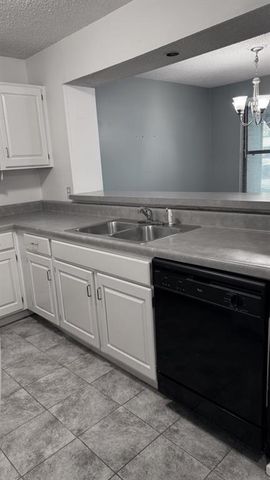 8822 W 106TH Terrace, Overland Park, KS 66212