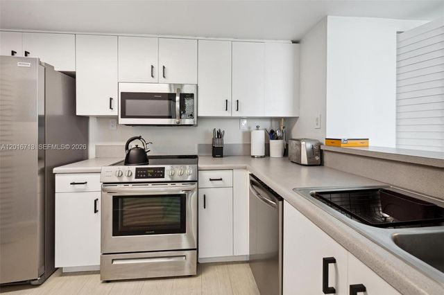 650 WEST AV 1406, Miami Beach, FL 33139