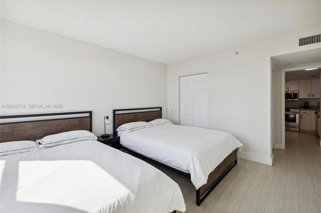 650 WEST AV 1406, Miami Beach, FL 33139