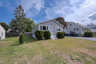 65 Gray Street, Manchester, NH 03103