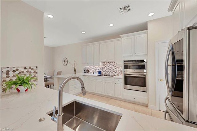 4748 Cerromar DR, Naples, FL 34112