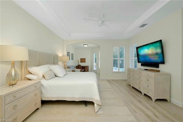 4748 Cerromar DR, Naples, FL 34112