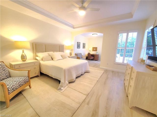 4748 Cerromar DR, Naples, FL 34112