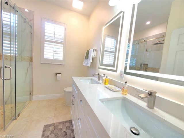 4748 Cerromar DR, Naples, FL 34112