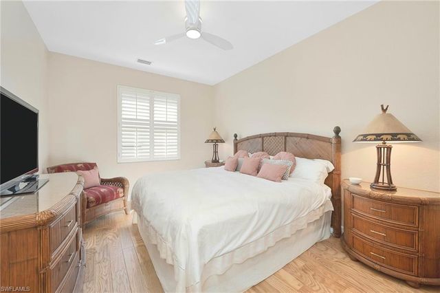 4748 Cerromar DR, Naples, FL 34112