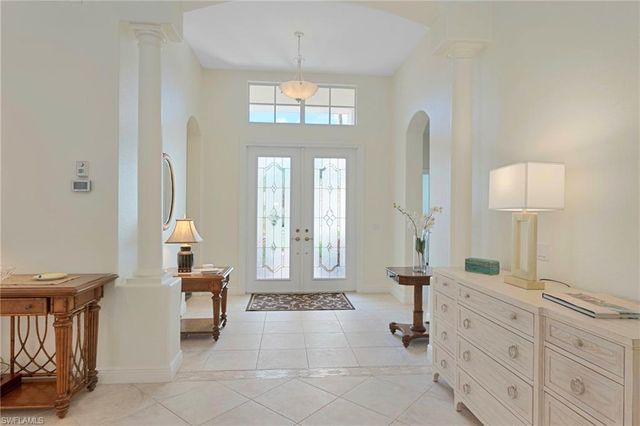 4748 Cerromar DR, Naples, FL 34112