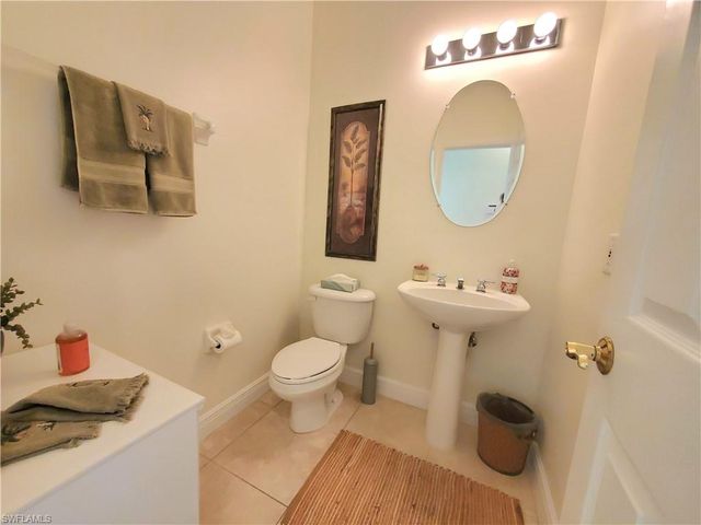 4748 Cerromar DR, Naples, FL 34112