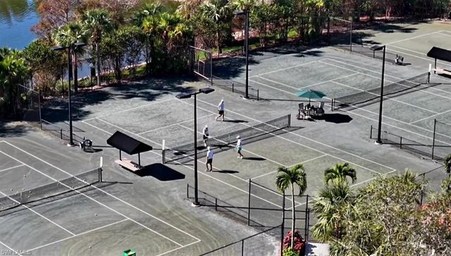 4748 Cerromar DR, Naples, FL 34112