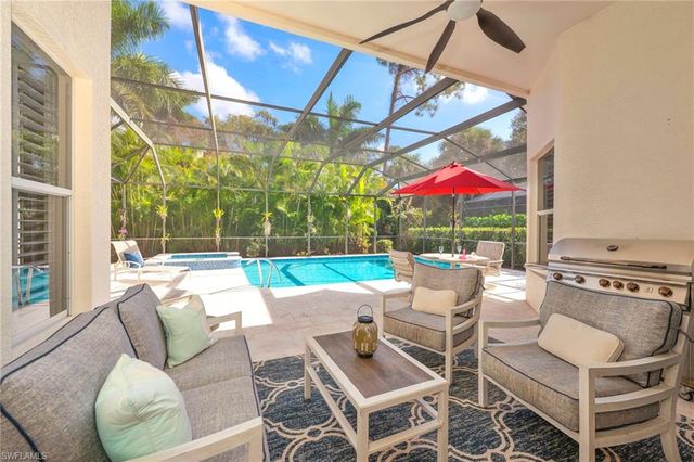 4748 Cerromar DR, Naples, FL 34112