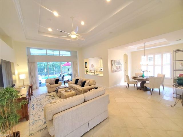 4748 Cerromar DR, Naples, FL 34112