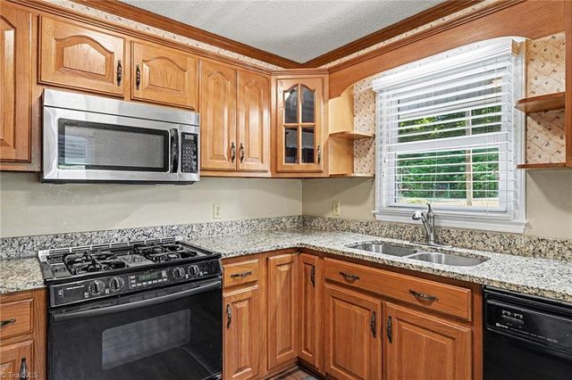 1514 Pepperidge Road, Asheboro, NC 27205