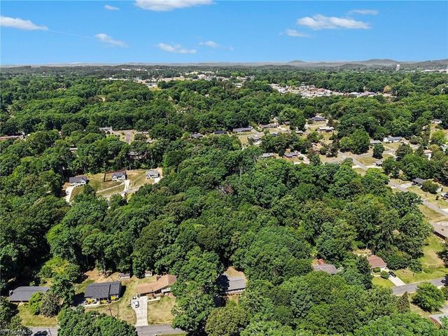 1514 Pepperidge Road, Asheboro, NC 27205