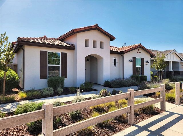 2337 Clubhouse Drive, Paso Robles, CA 93446