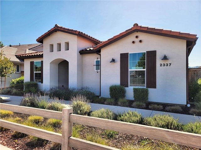 2337 Clubhouse Drive, Paso Robles, CA 93446