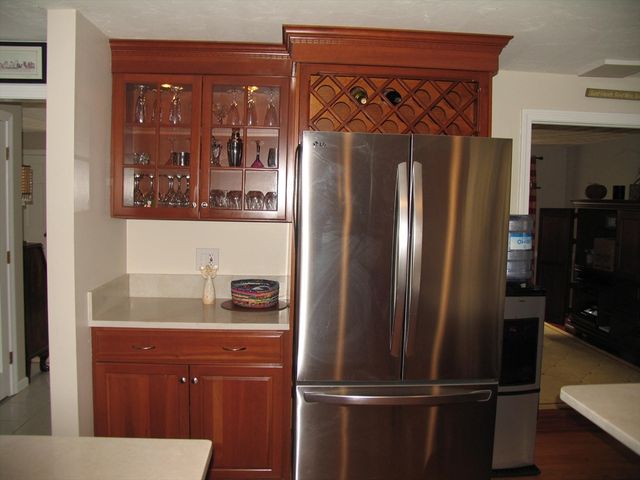 5 Dana Cir, Milford, MA 01757