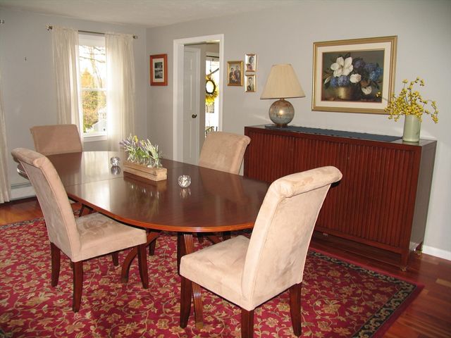 5 Dana Cir, Milford, MA 01757