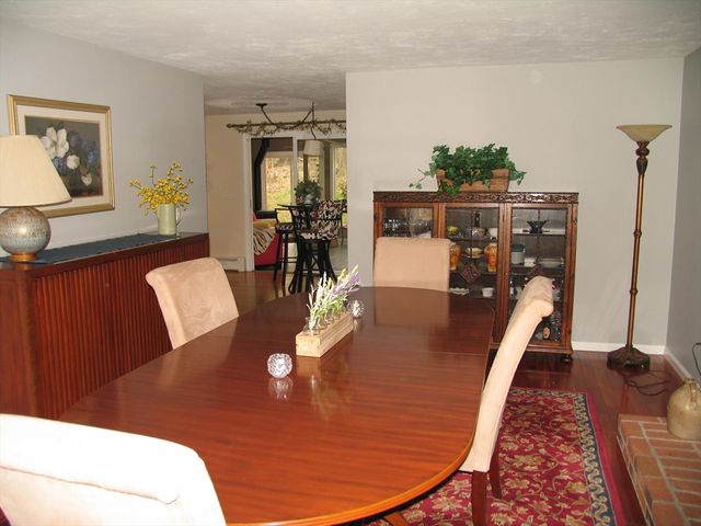 5 Dana Cir, Milford, MA 01757