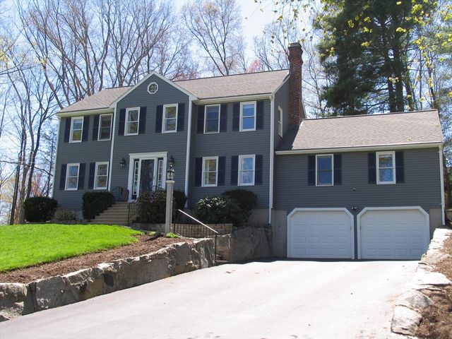 5 Dana Cir, Milford, MA 01757