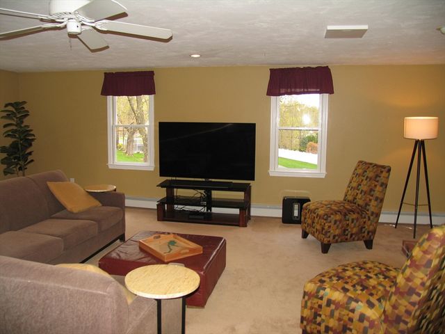 5 Dana Cir, Milford, MA 01757