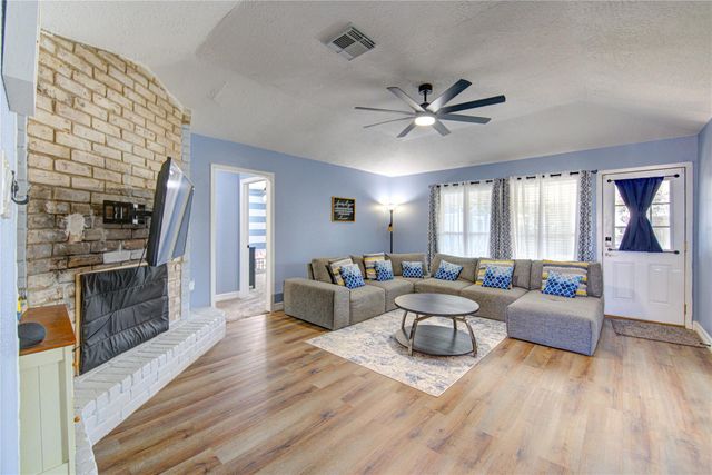 8514 Ashwyne Lane, La Porte, TX 77571