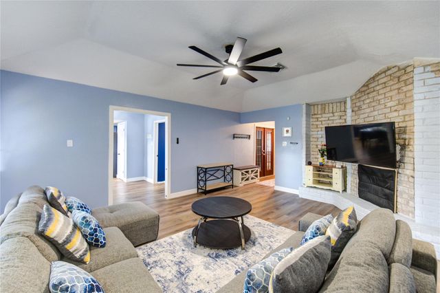 8514 Ashwyne Lane, La Porte, TX 77571