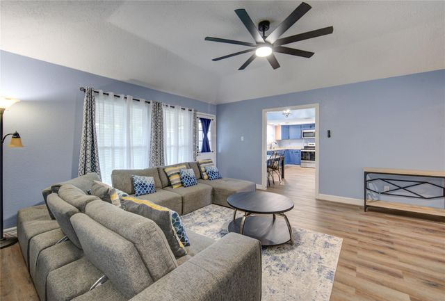 8514 Ashwyne Lane, La Porte, TX 77571