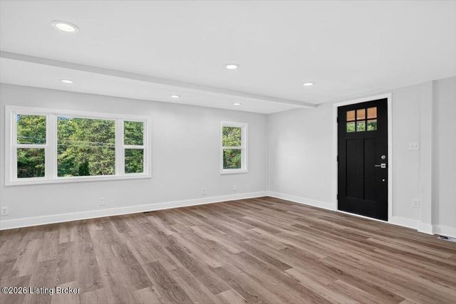 4105 Chenoweth Run Rd, Louisville, KY 40299