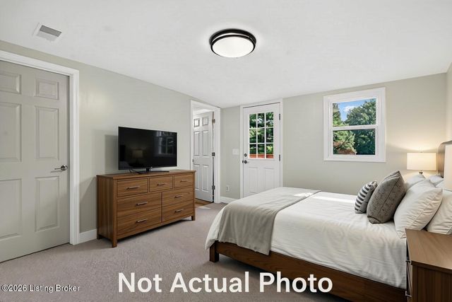 4105 Chenoweth Run Rd, Louisville, KY 40299