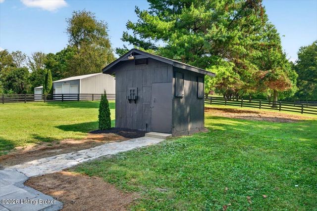 4105 Chenoweth Run Rd, Louisville, KY 40299