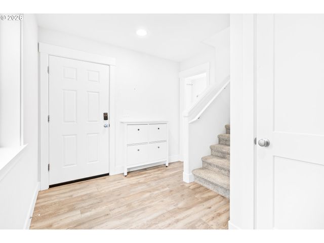 1463 Se HONEYSUCKLE Loop, Warrenton, OR 97146