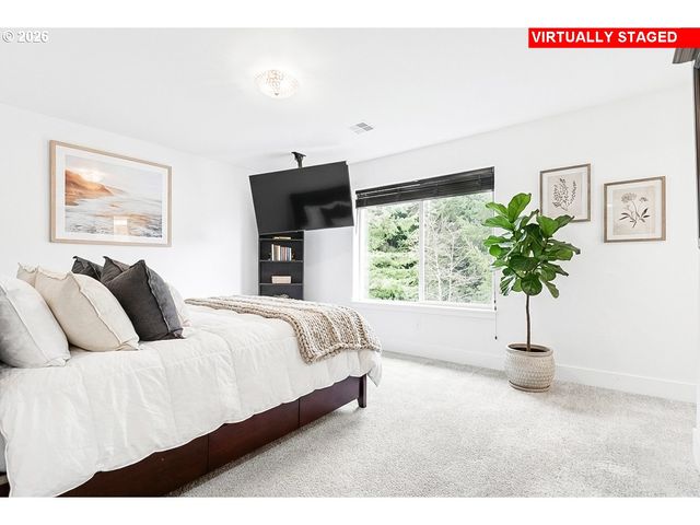 1463 Se HONEYSUCKLE Loop, Warrenton, OR 97146