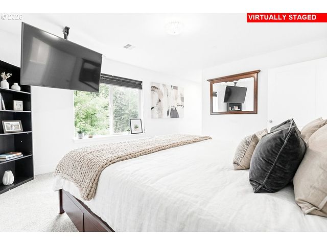 1463 Se HONEYSUCKLE Loop, Warrenton, OR 97146