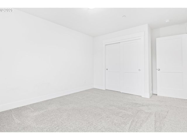 1463 Se HONEYSUCKLE Loop, Warrenton, OR 97146