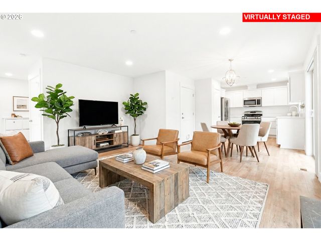 1463 Se HONEYSUCKLE Loop, Warrenton, OR 97146