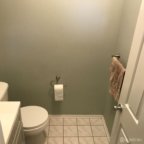7 Sierra Court, Sayreville, NJ 08872