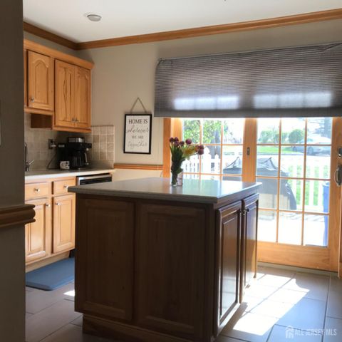 7 Sierra Court, Sayreville, NJ 08872