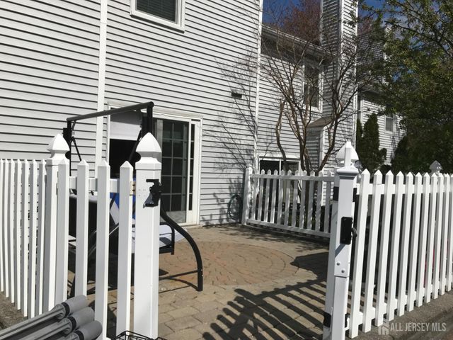 7 Sierra Court, Sayreville, NJ 08872
