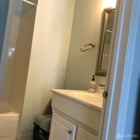 7 Sierra Court, Sayreville, NJ 08872