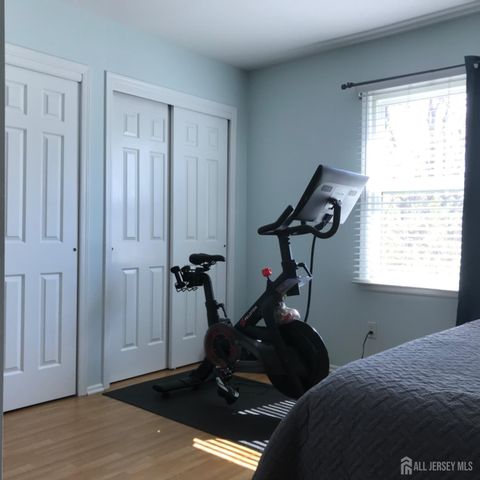 7 Sierra Court, Sayreville, NJ 08872